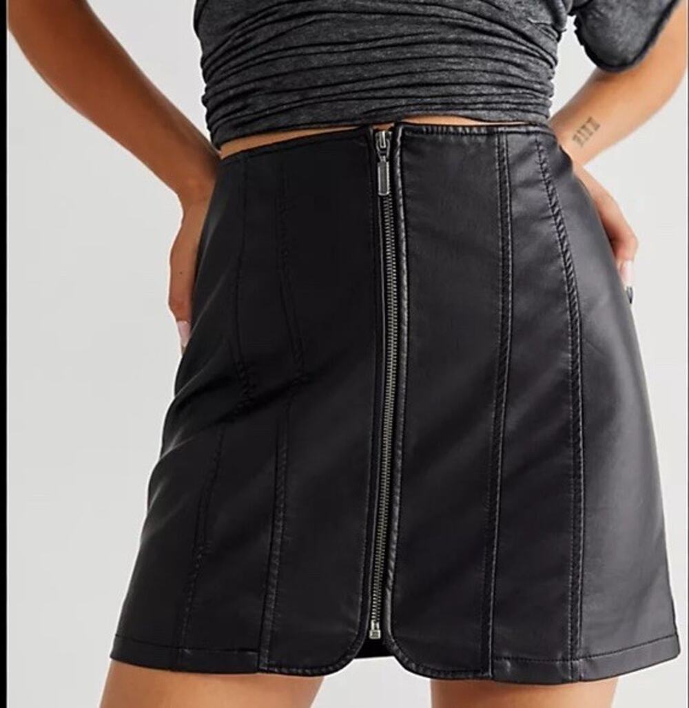 Free People Layla Black Vegan Faux Leather Zip Front Mini Skirt Size 2 Sexy Chic